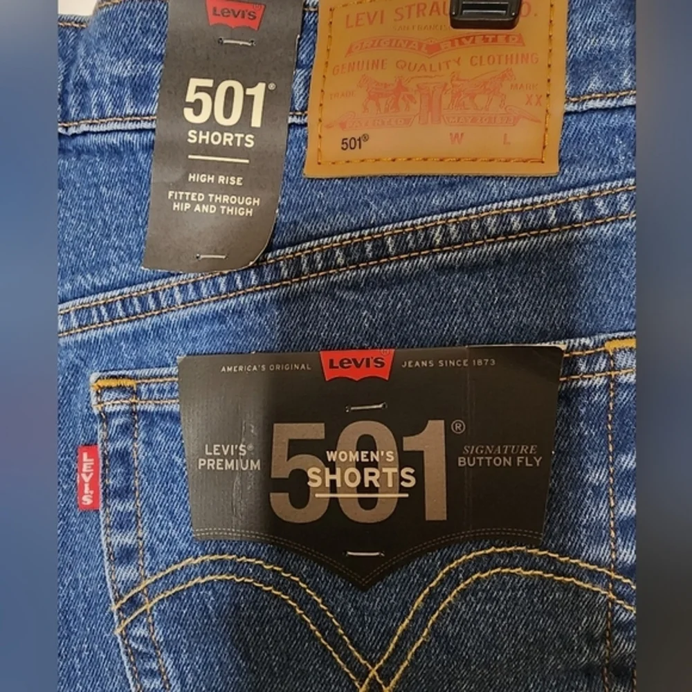 Levi 501 high‎ rise button up denim shorts